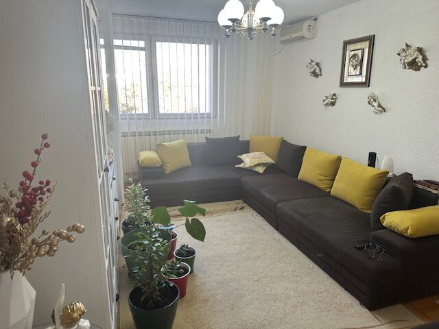 Titan, langa statia de metrou Nicolae Grigorescu,