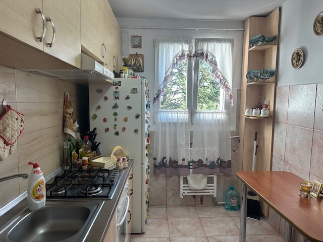 Titan, langa statia de metrou Nicolae Grigorescu,