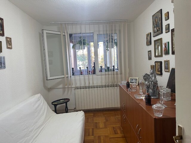 Titan, langa statia de metrou Nicolae Grigorescu,