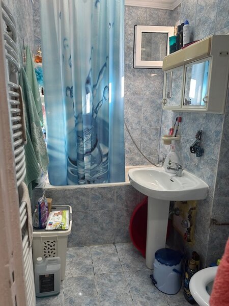 Titan, langa statia de metrou Nicolae Grigorescu,